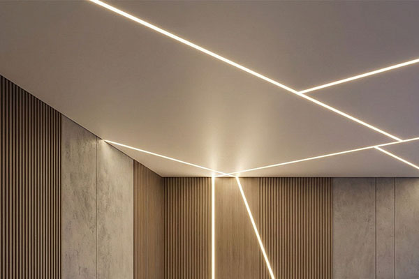 Натяжные потолки со световыми линиями